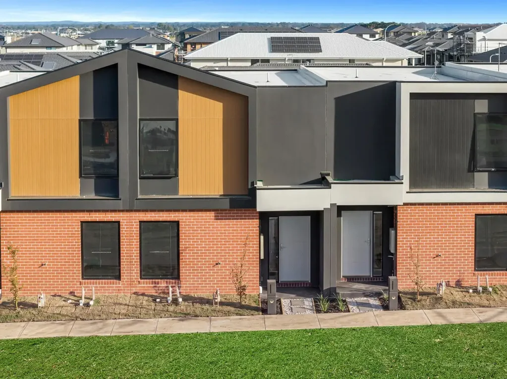 Fresh, Modern Living Awaits in Clyde North