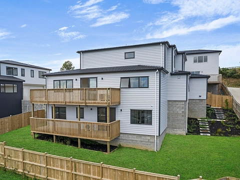 Pukekohe 7房  Multi-generational living at it's finest!