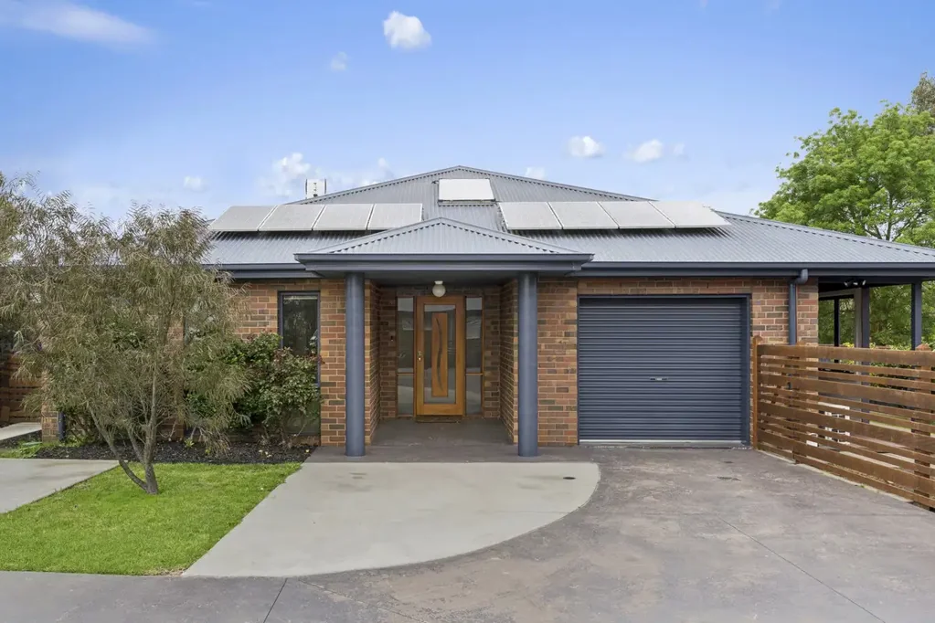2/4 Nankivell Street, Colac, VIC 3250