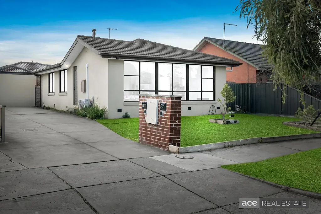 1/3 Chirnside Crescent, Laverton, VIC 3028