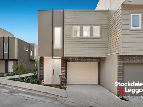 Glenroy 2 Bedroom Spacious Modern Living with Sweeping Valley Views!
