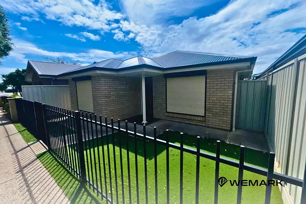 Modern Family Living in the Heart of Munno Para West! ✨