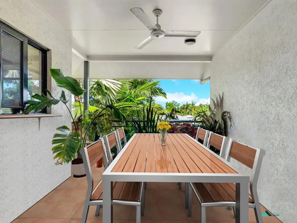 Manunda 2બેડરૂમ Top Floor Apartment with Mountain Views on Cairns CBD Fringe