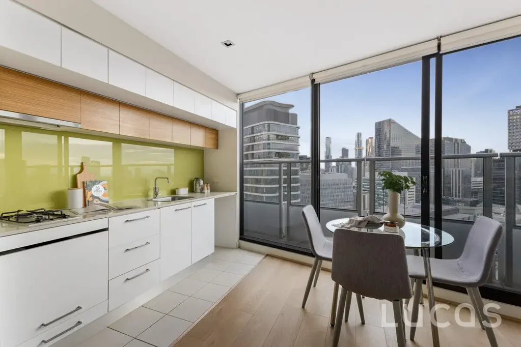 Sky-High Studio Apartment with Panoramic City Views