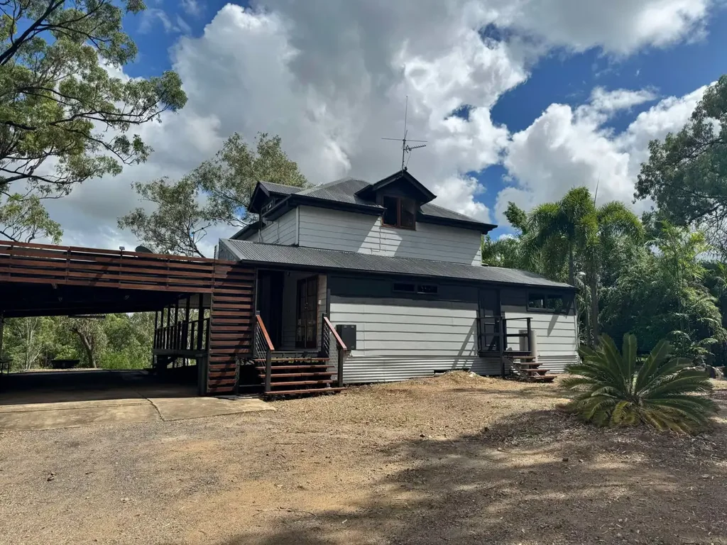 Nebo 4غرفة نوم Rustic Homestead on 9.2 Acres – Endless Potential!