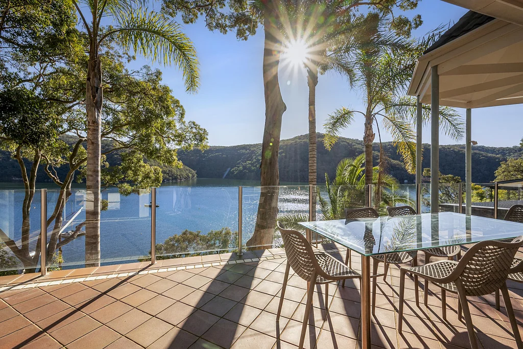 Cottage Point 5房 宁静深水临水物业 - 广阔水景与国家公园美景尽收眼底 Tranquil Deep Waterfront - Sweeping Water and National Park Vistas
