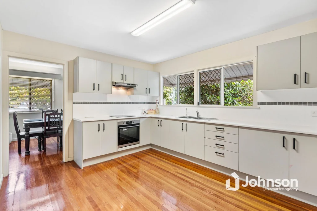 251 Wondall Road, Wynnum West, QLD 4178