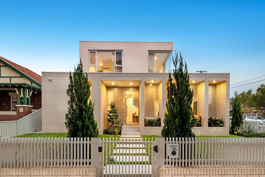 Five Dock 4Kwarto Contemporary luxury entertainer in an Elite Bayside Pocket