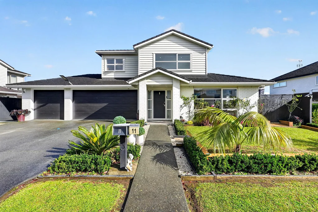 Karaka 5房  Spacious Abode with Triple Garaging