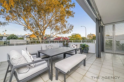 Subiaco 2Zimmer COSMOPOLITAN LIVING with HUGE 63sqm TERRACE