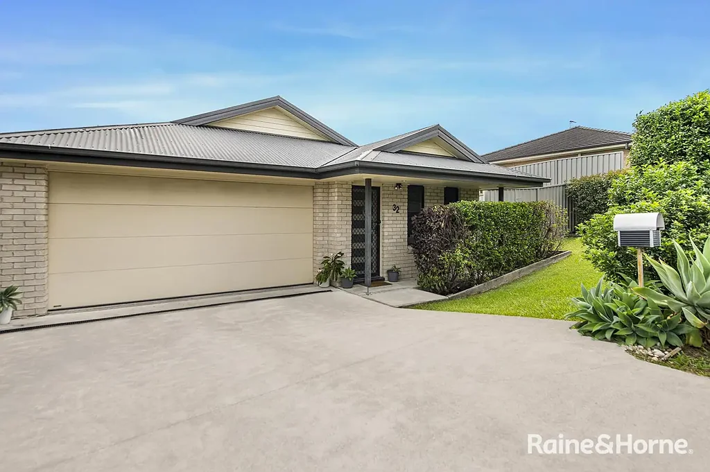 Mount Hutton 3房  Perfect Starter or downsizer in a private setting. No Strata !