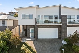 15b Backhouse Road, Lake Heights