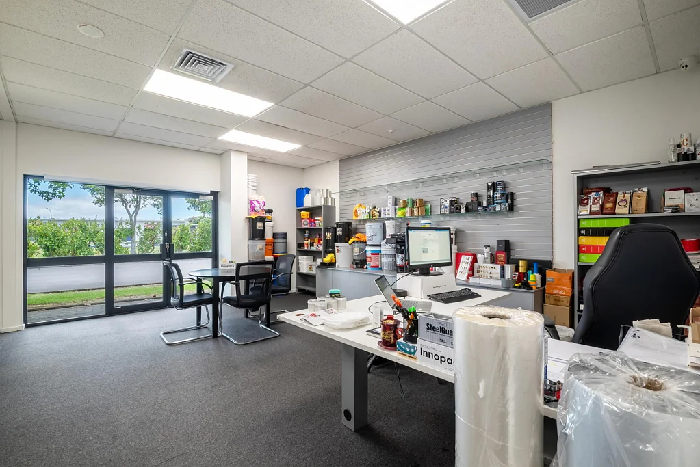 Albany  103.17sqm Office + 6 car parks