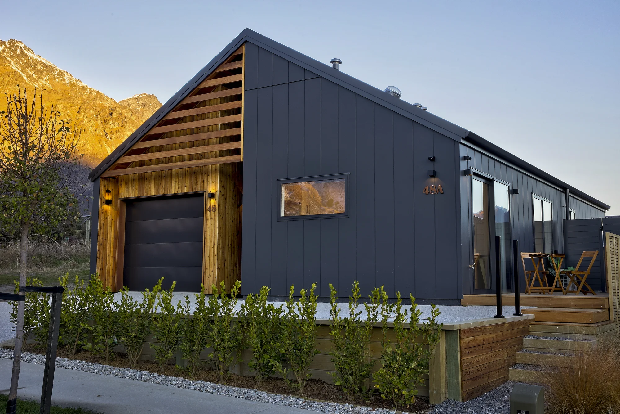 Jacks Point 4Habitaciones Designer Home and Income