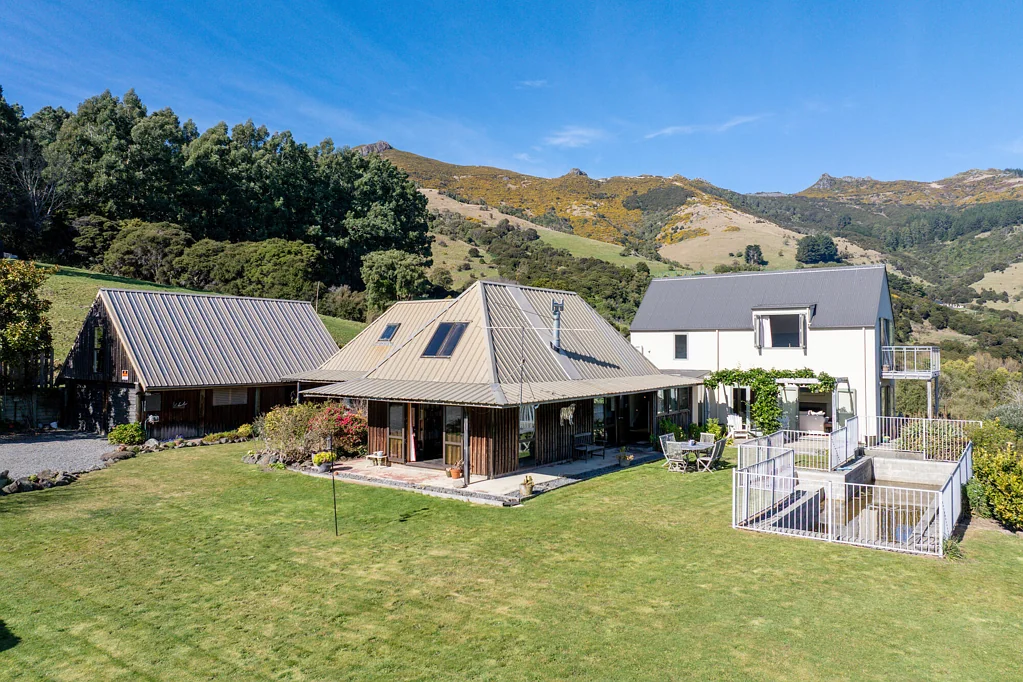 Akaroa 3 Bedroom A grand rural setting just minutes from town