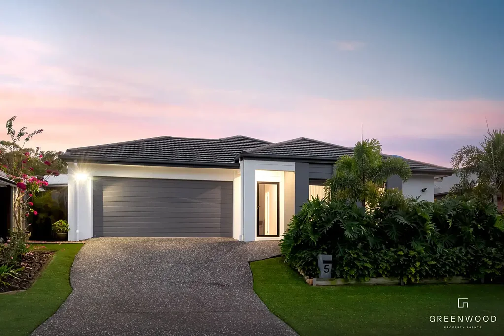Coomera 4ห้องนอน Low-Maintenance Living Meets Family Functionality