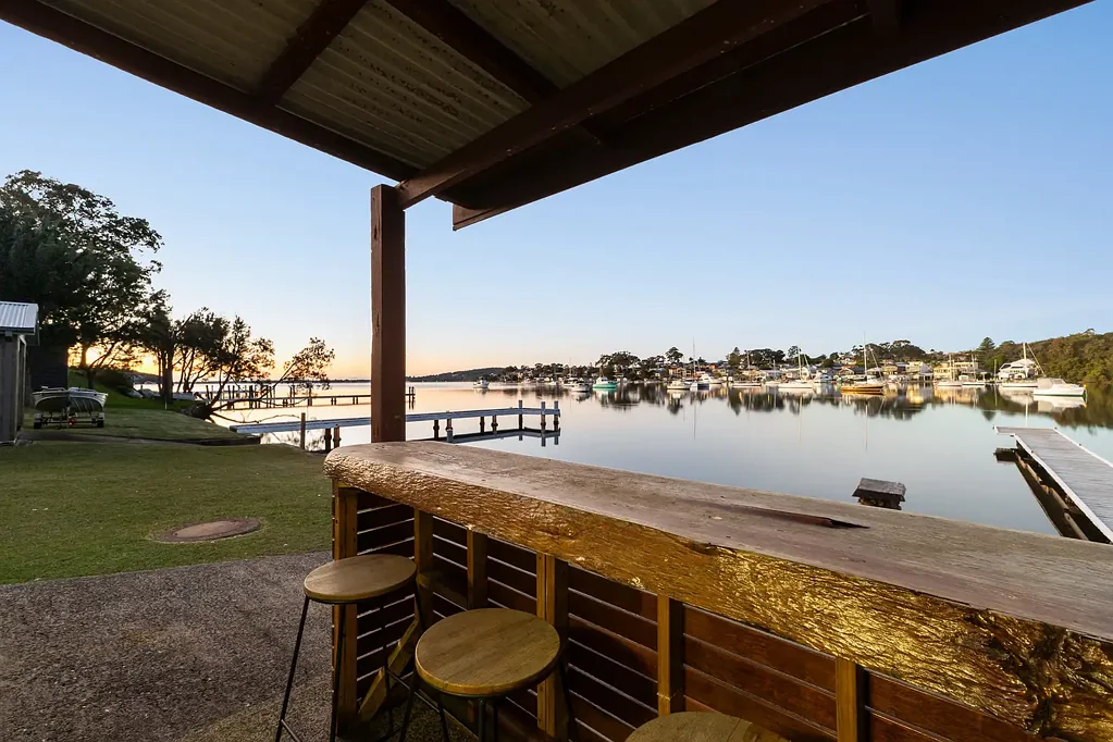 Buttaba 4房  Craving a Waterfront Lifestyle? This One's a Beauty.