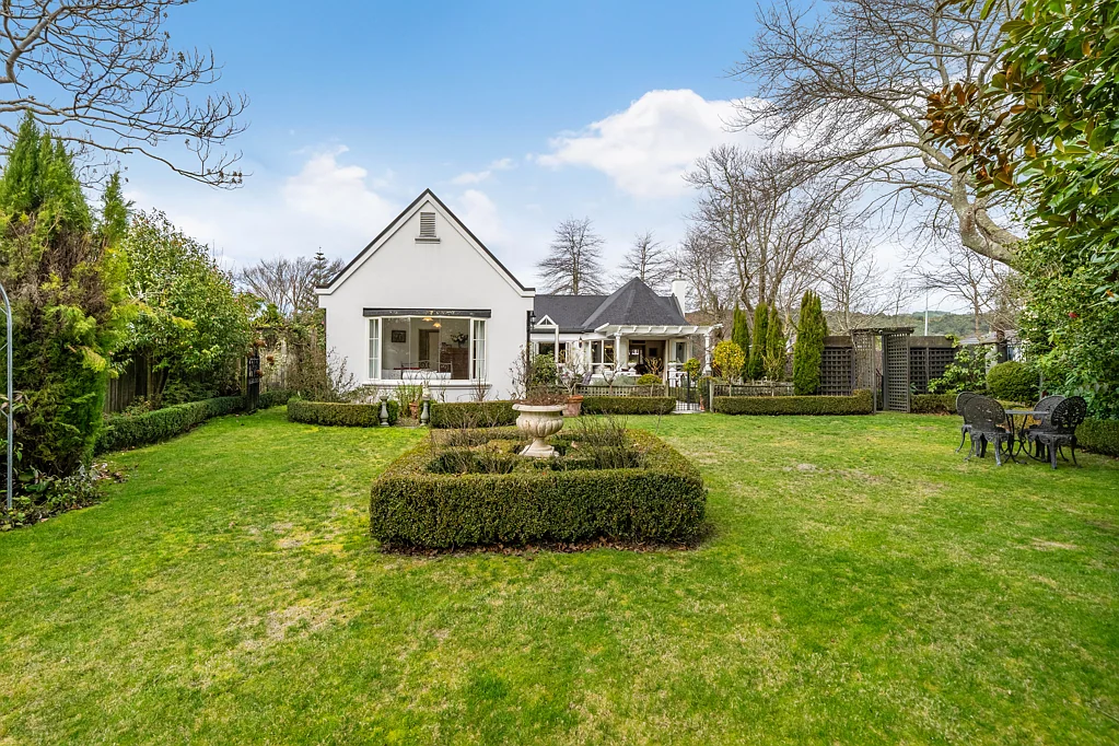 1 Oakmont, Heretaunga, Upper Hutt, Wellington