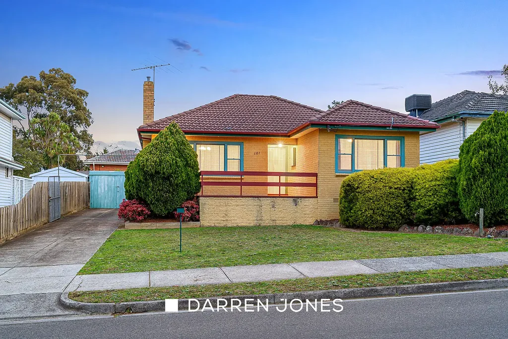 Greensborough 2 Bedroom Lovingly Maintained One-Owner Home in Prime Location