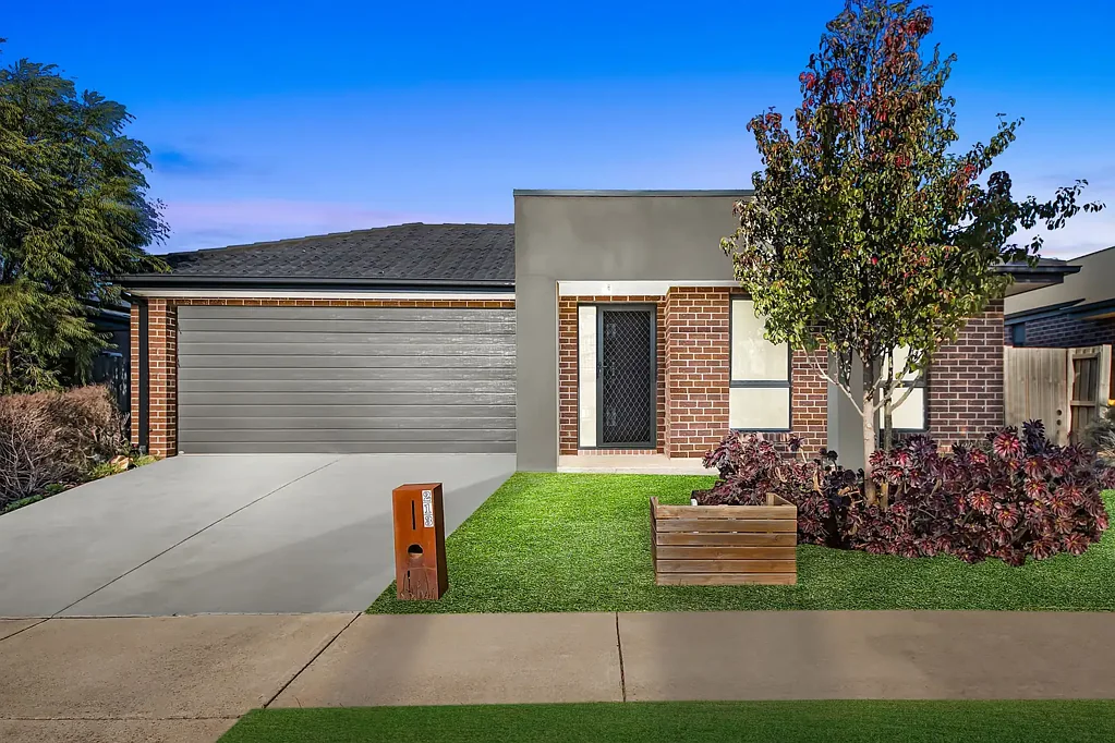 Armstrong Creek 5 Bedroom Ultimate Family Living In Armstrong Creek