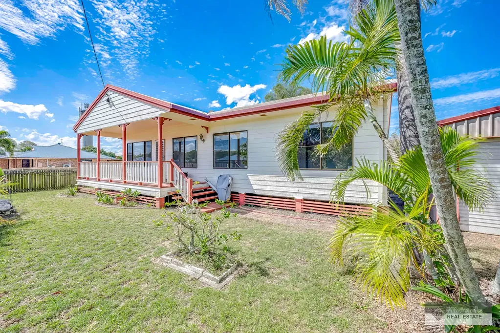 Moore Park Beach 3બેડરૂમ A Charming Coastal Home Close to the Shore!