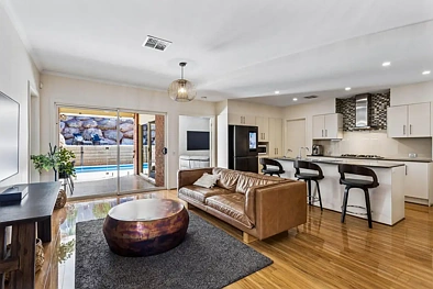 49 Nelson Crescent, Mawson Lakes, SA 5095, 5 chambres, 2 salles de bain, House