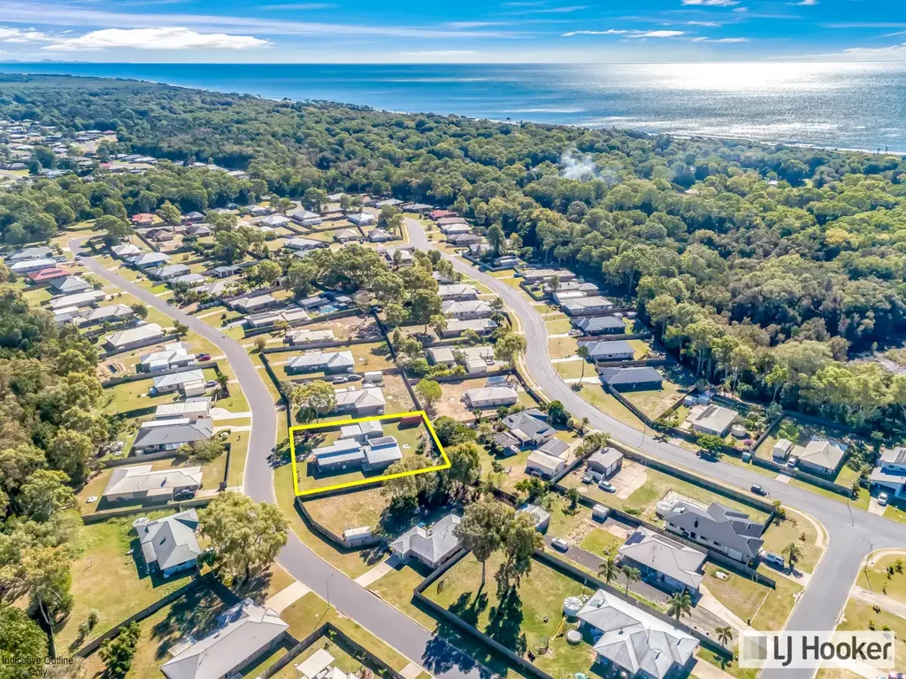 10 Regency Road, Moore Park Beach, QLD 4670
