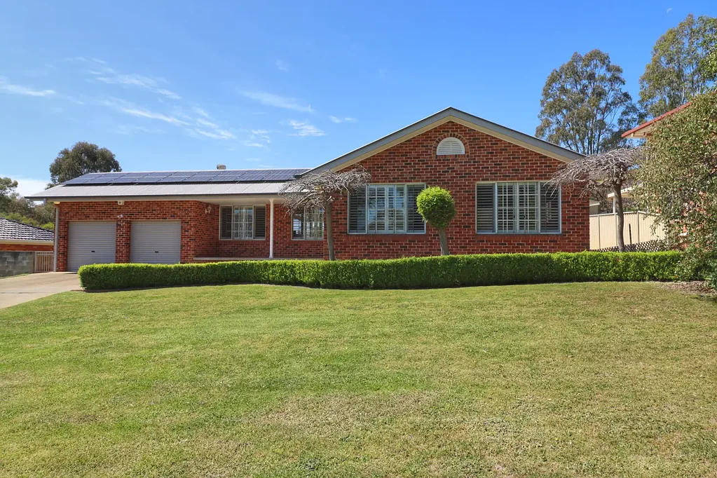 5 London Drive, Cowra, NSW 2794