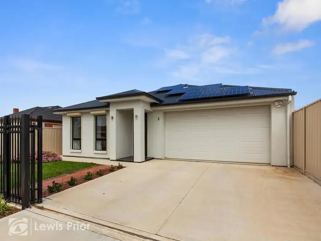 Convenient Low Maintenance Modern Home