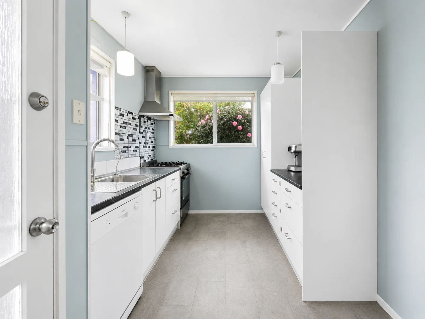 Fairfield 2房  Vendors Have Bought - Surplus & Must Be Sold!