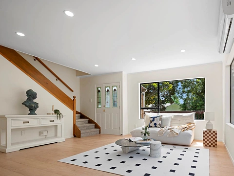 4 Sunward Rise, Glenfield, North Shore City