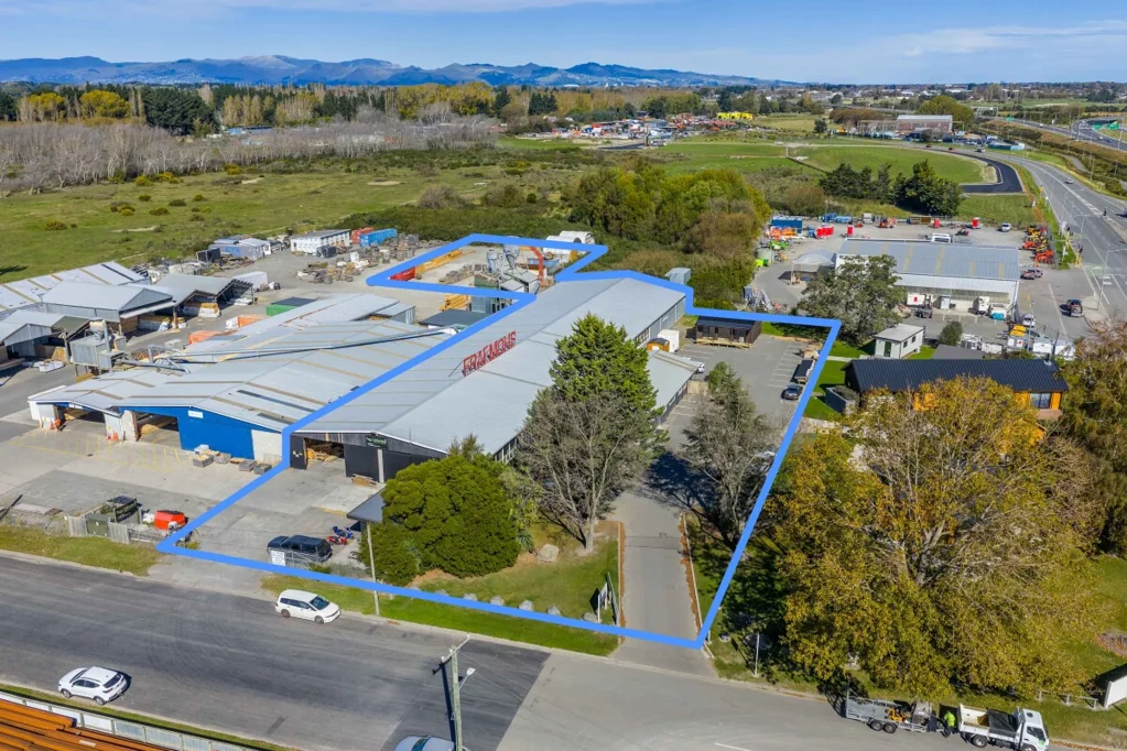 Kainga Large well price warehouse, office + yard