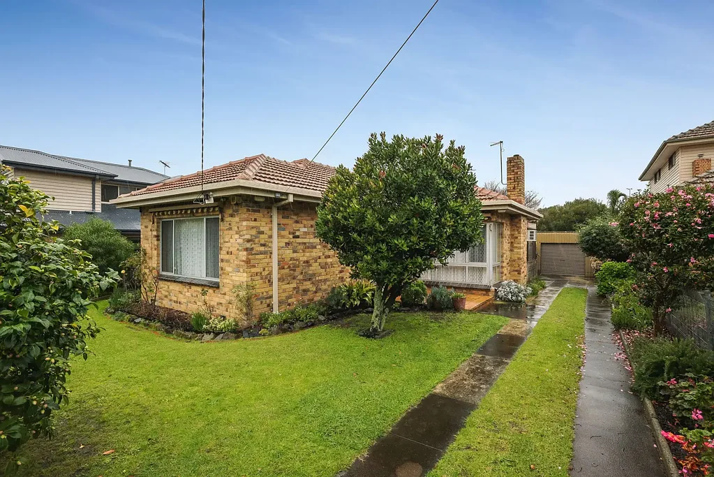 Mordialloc 3침실 First Time Offered – Endless Potential Awaits