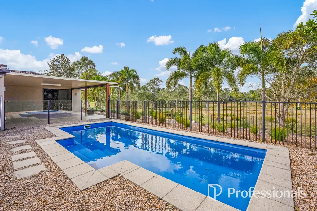 Southside 5Kwarto Space, Privacy & Lifestyle - This Featured Packed Property Has It All!