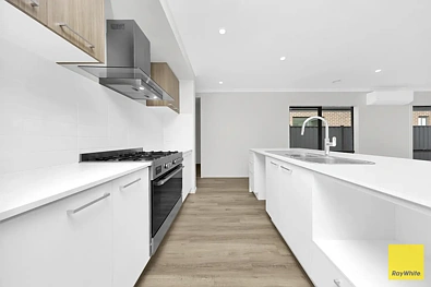 24 Railway Parade, Kalkallo, VIC 3064, 4 Bedrooms, 2 Bathrooms, House
