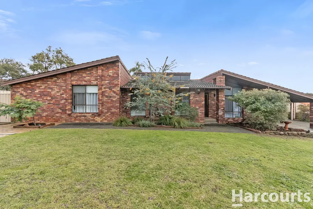 7 Rowsley Way, Carine, WA 6020