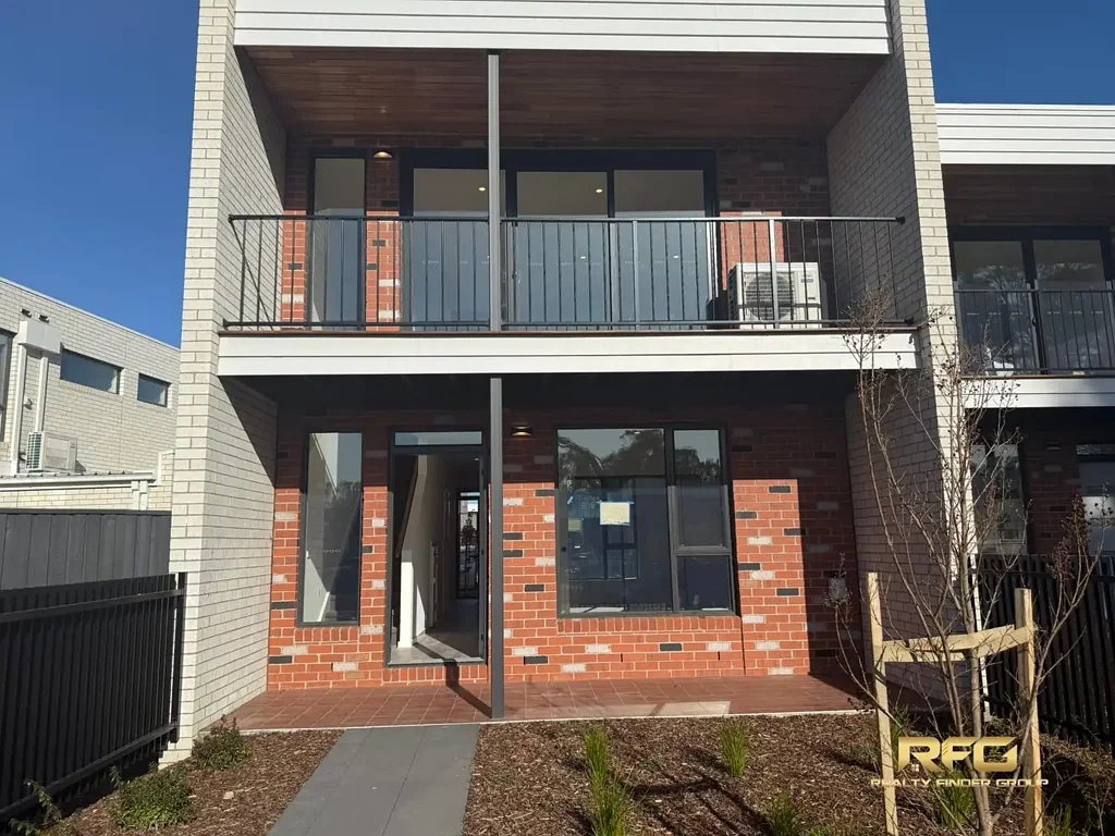 Modern 2-Bedroom Townhouse in Prime Location