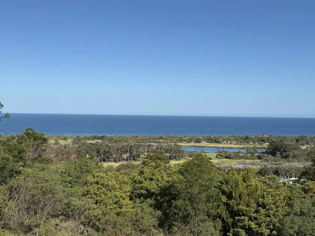 Lakes Entrance Ocean Views - Quiet Setting