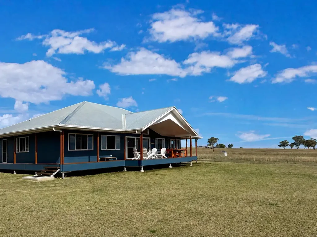 Berat 3Kwarto Modern Farmhouse Elegance on 18.7 Acres in Goomburra Valley