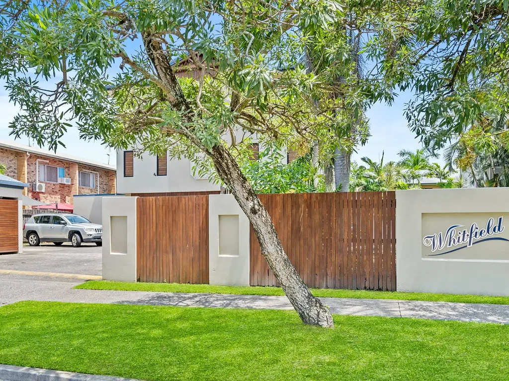 Manoora 2房  Private Top Floor Living | 2 Bedroom, 2 Bathroom Apartment