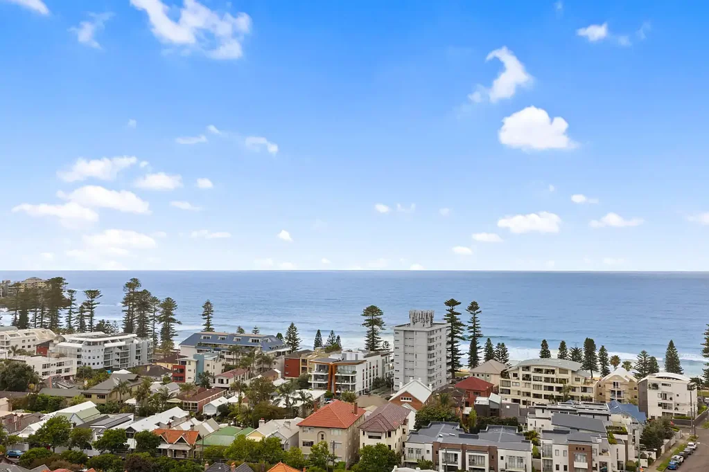 Three bedroom penthouse with spectacular views from all rooms