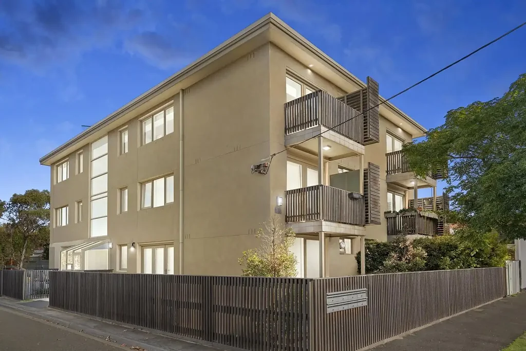 Stylish lifestyle living in a premium bayside pocket