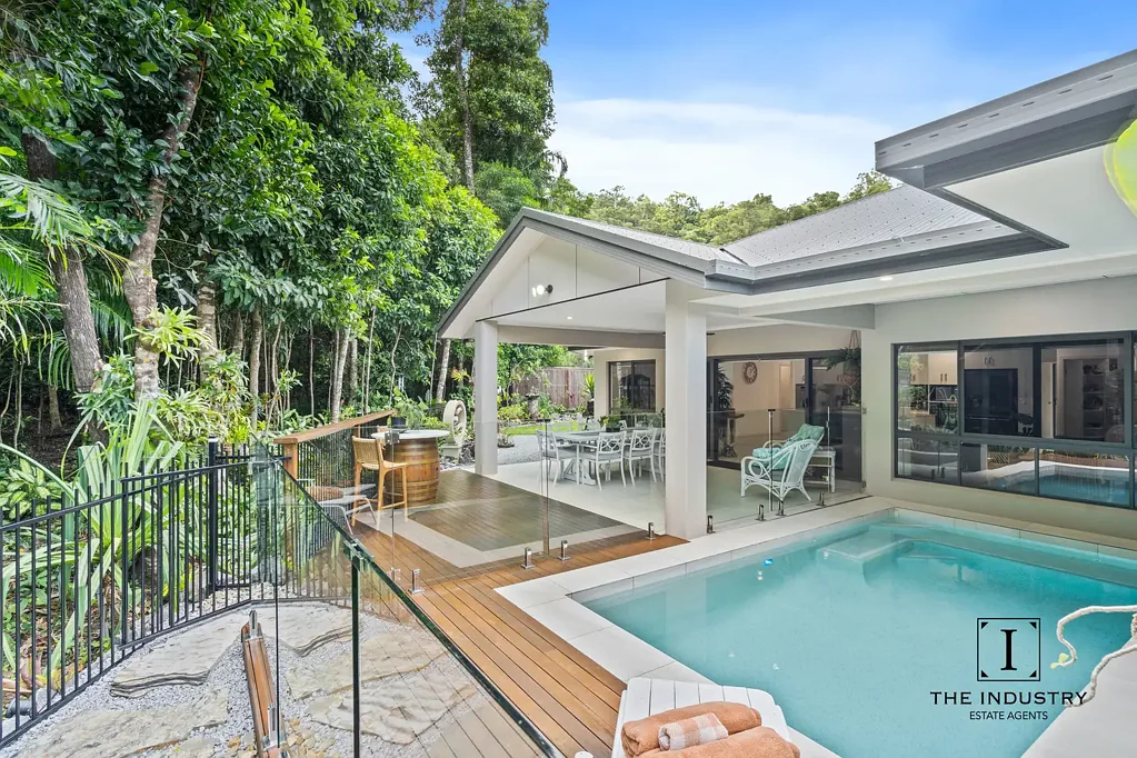 1 Flow Close, Trinity Beach, QLD 4879