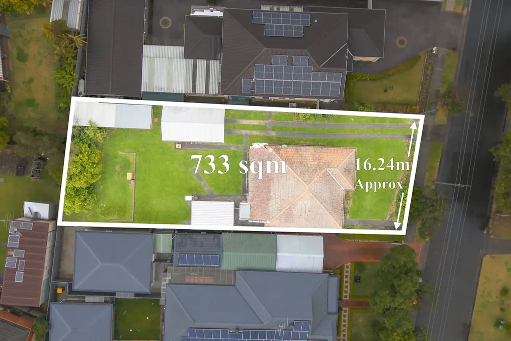 Toongabbie 3房 733m2高地块，步行至火车站 - 双拼别墅潜力 733m2 high side block walk to station - duplex potential