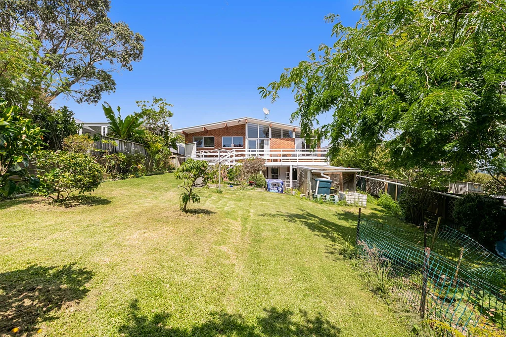 Helensville 3غرفة نوم Prime Location, Solid Potential