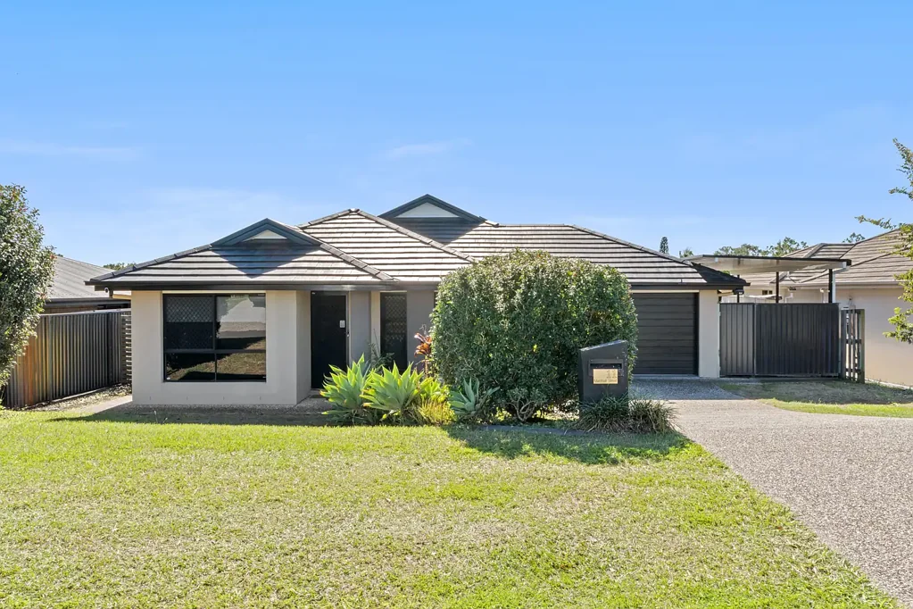 Redbank Plains 4房 Redbank Plains优选 558㎡阔地 四卧多空间 宽敞后院 太阳能系统 舒适实用节能 The Complete Package