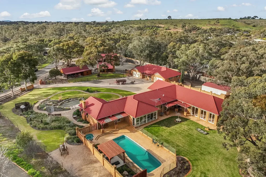 Merrimu 6બેડરૂમ Bespoke Australiana Lifestyle on 3 Acres (Approx.)