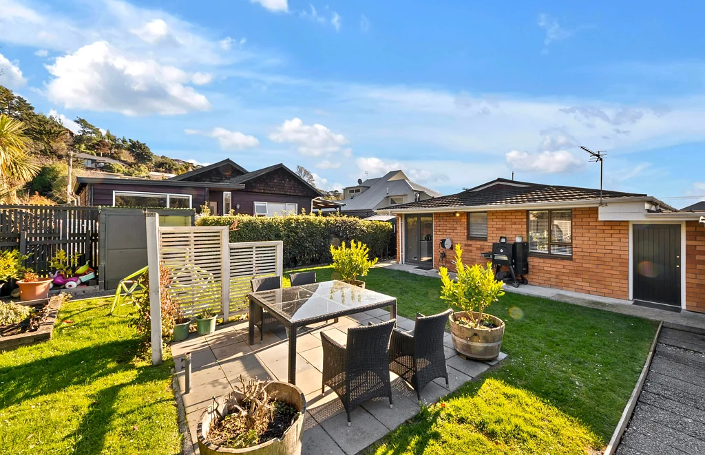 2 Leonard Place, Saint Martins, Christchurch, Canterbury