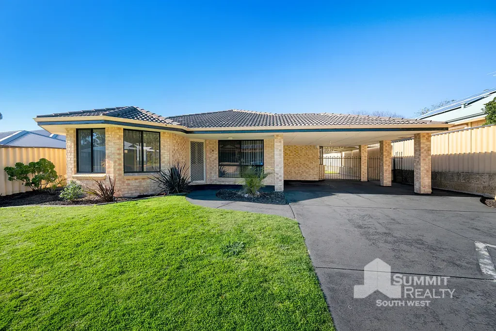 College Grove 4Kwarto Four-Bedroom Home with Great Outdoor Space