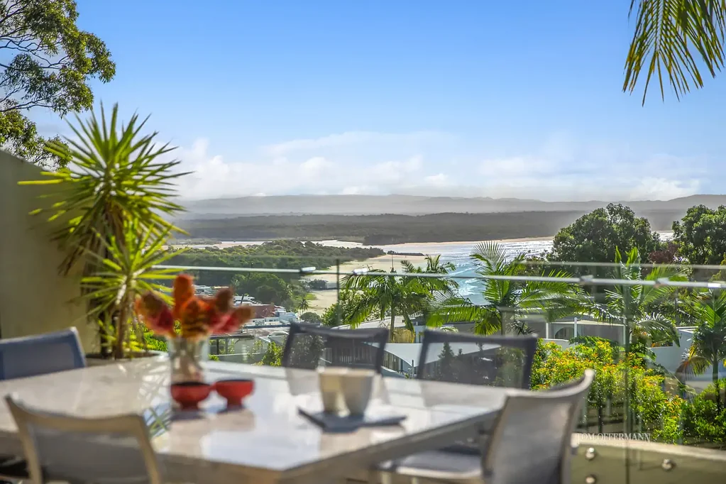 Noosa Heads 3房  Elevated Little Cove Apartment with Stunning Ocean Views, Privacy & 5-Minute Walk to Main Beach